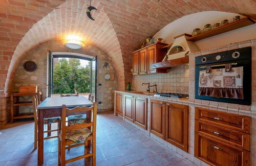 Campli Villa | Private Villa with hot tub, private pool, WIFI, sauna, TV, patio, panoramic view, close to Teramo
