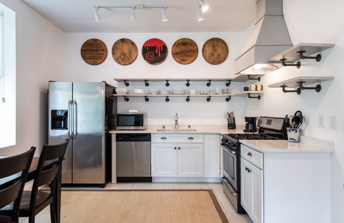Germantown Apartment | ★ Privacy & Convenience ★