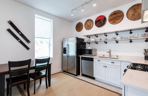 Germantown Apartment | ★ Privacy & Convenience ★