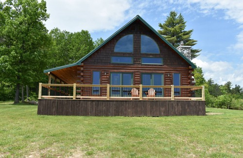 Schuyler Falls Cabin | Privacy Galore at the Little Pine Loj.