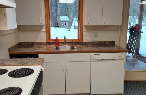 Mayfield Apartment | Privacy in the Woods
