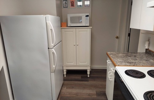 Mayfield Apartment | Privacy in the Woods