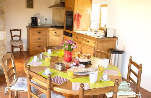 Saint-Crepin-d'Auberoche Cottage | Private swimming pool (heated in season), peace and quiet, charming house : Chez Milou