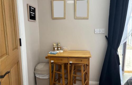 Cavan Apartment | Private Detached Small Bedroom and Bathroom Only- This is not an apartment- No clothes storage- no cooking facilities