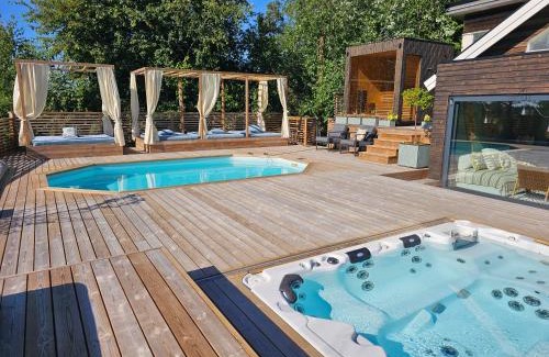 Vallentuna Villa | Privat Spirit Spa Villa