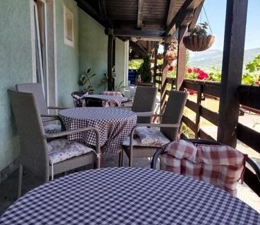 Donji Milanovac House | Privatan smeštaj Velić