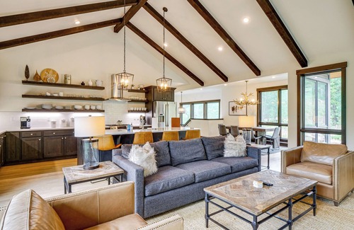 Silverthorne House | Private 1+ Acre & Hot Tub: Silverthorne Mtn Escape