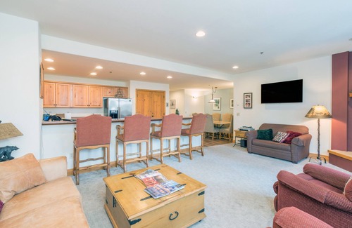 Mountain Village Condo | Private 1-Bedroom Condo With Forest View, Pool and Hot Tub