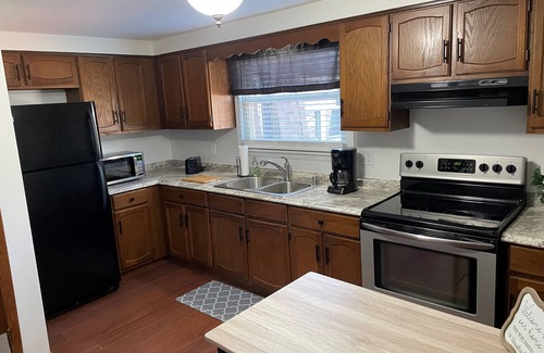 North Tonawanda Apartment | Private 1-bedroom apartment centrally located between Buffalo & Niagara Falls
