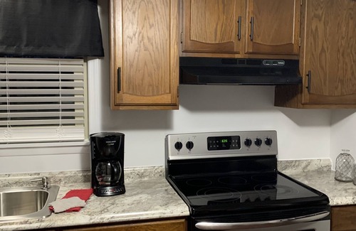 North Tonawanda Apartment | Private 1-bedroom apartment centrally located between Buffalo & Niagara Falls