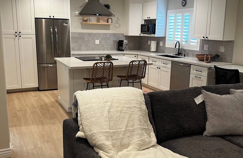 Covey House | Private 1 bedroom, 1 bathnIn-unit Washer-Dryer