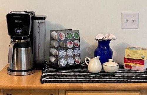 Hampden Apartment | Private 1 bedroom EV charging