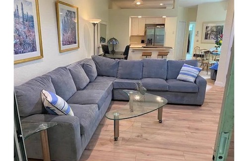 Vero Beach Condo | Private 1 story Condo Close to shopping