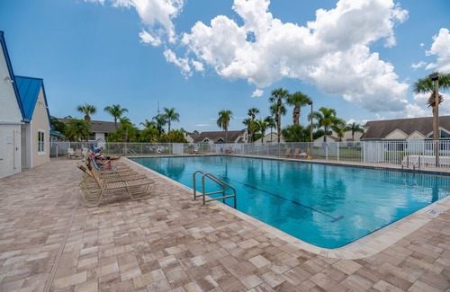 Vero Beach Condo | Private 1 story Condo Close to shopping