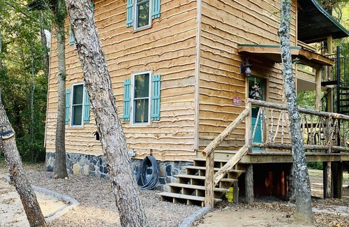 Quitman Cabin | Private 14 acre Creek side Cabin and close to Lake