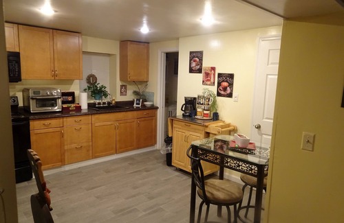 Huntington Apartment | Private 1BR Apt Peaceful Stay 1hr to NYCnGreat amenities - great town!