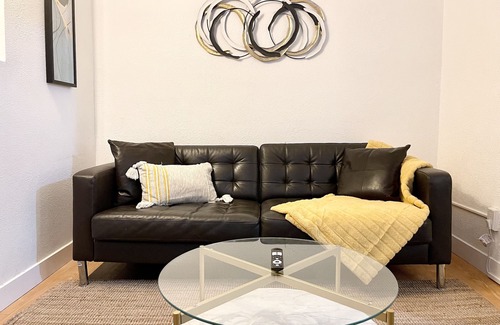Lancaster House | Private 1BR Guest Suite, Walk to Shops and Stores