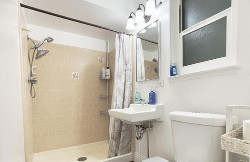 Lancaster House | Private 1BR Guest Suite, Walk to Shops and Stores