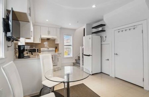 East Side House | Private 1BR Laneway Home!
