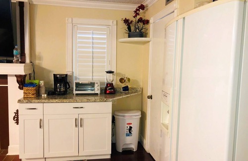 Richmond Heights Apartment | PRIVATE 1ST FLOOR STUDIO/FREE WIFI & PARKING
