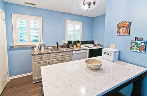 Yorktown Cottage | Private 2,000 Sq Ft Cottage in Historic Yorktown- w/trolley access