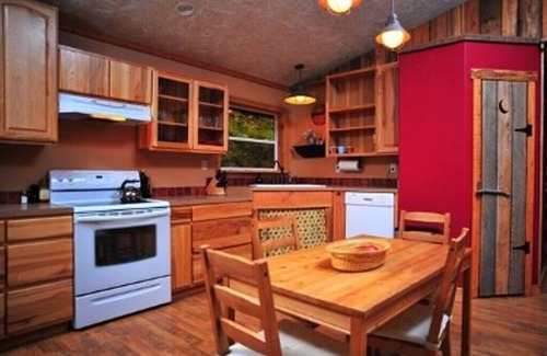 Zigzag Cabin | Private 2.5 Acres/Skiing & Hiking Nearby/Hot Tub