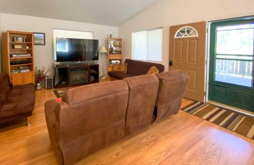 St. Maries House | Private 2-Acre Retreat with MTN Views, Walk to River