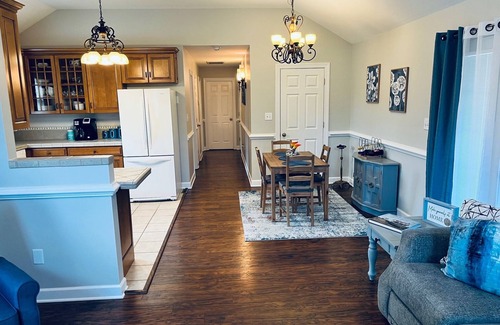 Bellamy House | Private 2 BD 1 Bath Suite