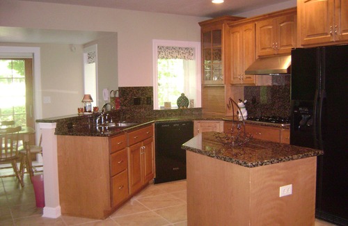 Broadview Heights Apartment | Private 2 Bedroom 2 Bathroom Apartment with Full Kitchen & Patio