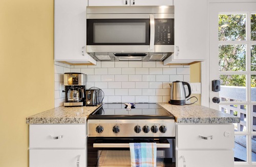 Fairbanks Ranch Apartment | Private 2 Bedroom/1 Bath Apartment - Secluded 2 acre Estate/Orchard