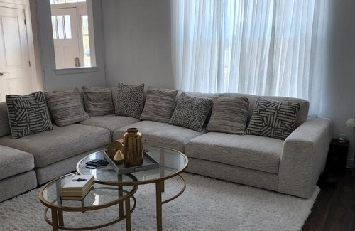 Hampton Villa | Private 2 Bedroom 2.5 Bathroom townhouse