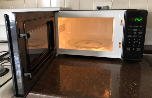 Elizabeth Apartment | Private 2-bedroom apartment with direct bus to NYC Manhattan only a 5-minute walk away