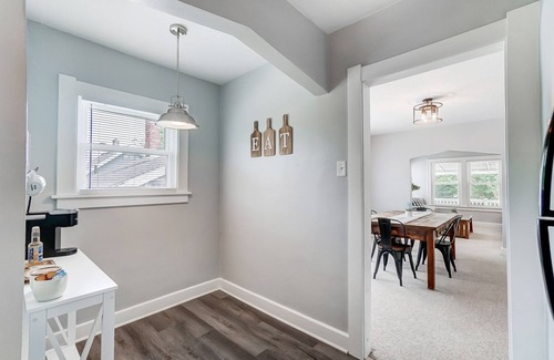 Ottawa Apartment | Private 2 bedroom apartment within walking distance to Toledo Hospital!