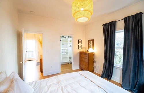 Atlantic House | Private 2 Bedroom Bungalow w/Wi-Fi + Kitchen