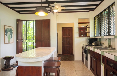 Ojochal House | Private 2 bedroom home close to the beach