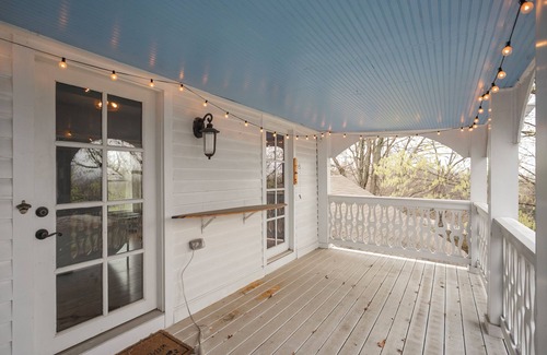 Antioch Apartment | Private, 2 Bedroom Suite with Balcony at Farmhouse Retreat, Central Location