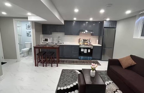 Pickering House | Private 2 bedroom Unit, Private entry, 2 parking- pet/smoke free