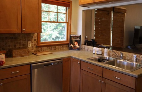 State College House | Private 2 Bedroom in the heart of State College, Walk to town & Beaver Stadium