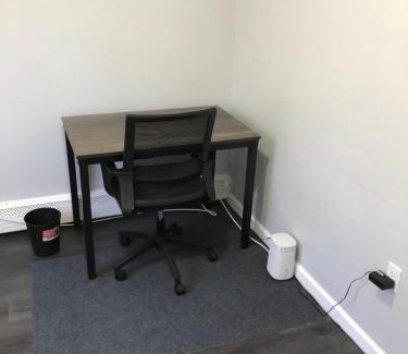 Linden Apartment | Private 2-bedroom with free parking and direct bus to NYC Manhattan only 2 blocks away
