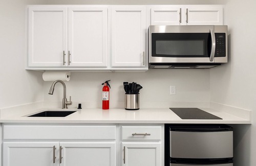 Palmetto Estates House | "Private 2-BR Guesthouse w/Patio & Premium Coffee Bar – Miami"