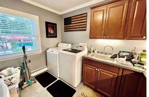 Oswego House | Private 2400 sq ft house. Hot Tub, Pool, Bar