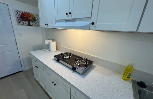 Bassett House | Private 2BR+2BA w/kitchen,Everything is for exclusive use, WiFi, AC, Smart TV.
