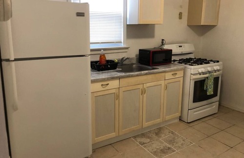 Perth Amboy House | Private 3 bedroom and 1 bathroom house with direct NYC Manhattan train a 15 minute walk away