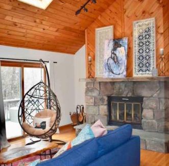 Highmount House | Private 3 Bedroom Cottage 5 minutes to Belleayre