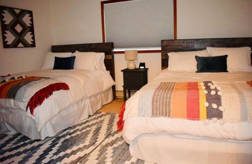Highmount House | Private 3 Bedroom Cottage 5 minutes to Belleayre