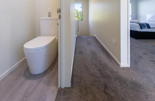 Saint Albans Apartment | Private 3 Bedroom Home Perfect for large families