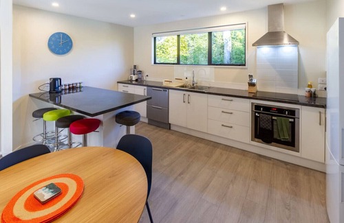 Saint Albans House | Private 3 Bedroom Home Perfect for large families