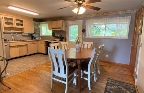 Cedarville House | Private 3 Bedroom Ranch: Walk to Cedarville University