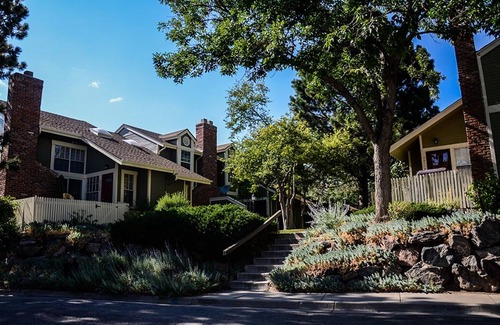 Aurora House | Private 3 Story Colorado Townhouse with 2 Car Garage Parking!