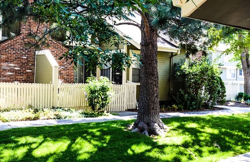 Aurora House | Private 3 Story Colorado Townhouse with 2 Car Garage Parking!